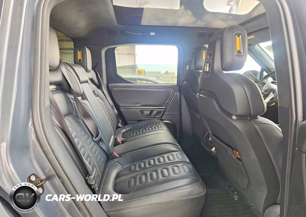 2022 Rivian R1T Adventure VIN:7FCTGAAA9NN013484 - 10