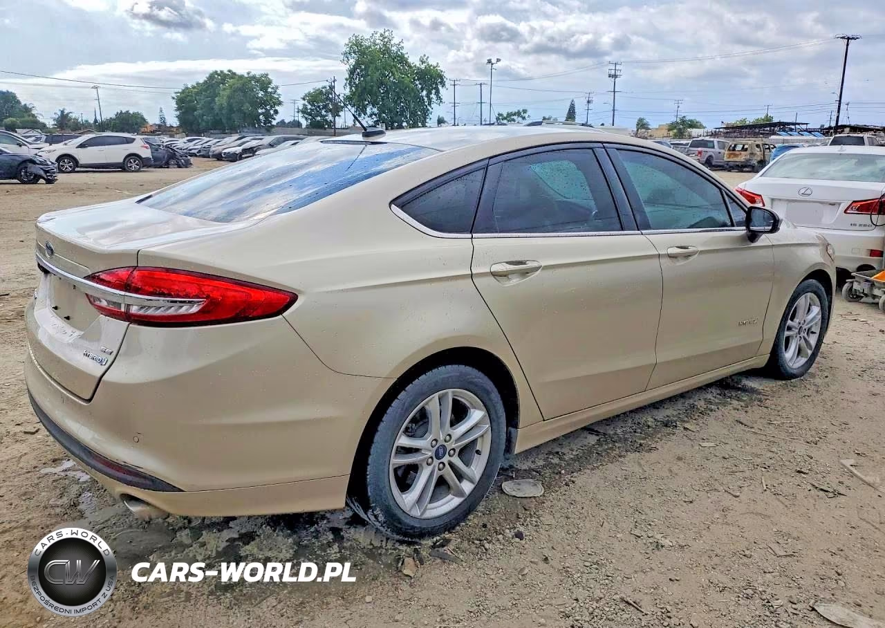 2018 Ford Fusion Se Hybrid VIN:3FA6P0LU1JR257146 - 3