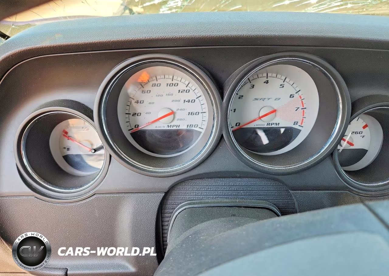 2010 Dodge Challenger Srt-8 VIN:2B3CJ7DW8AH173149 - 9