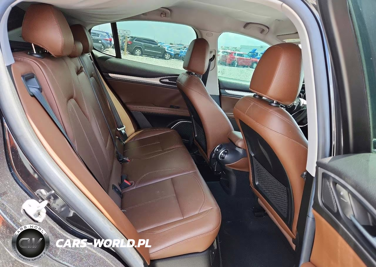 2018 Alfa Romeo Stelvio Sport VIN:ZASFAKPN8J7B79599 - 11