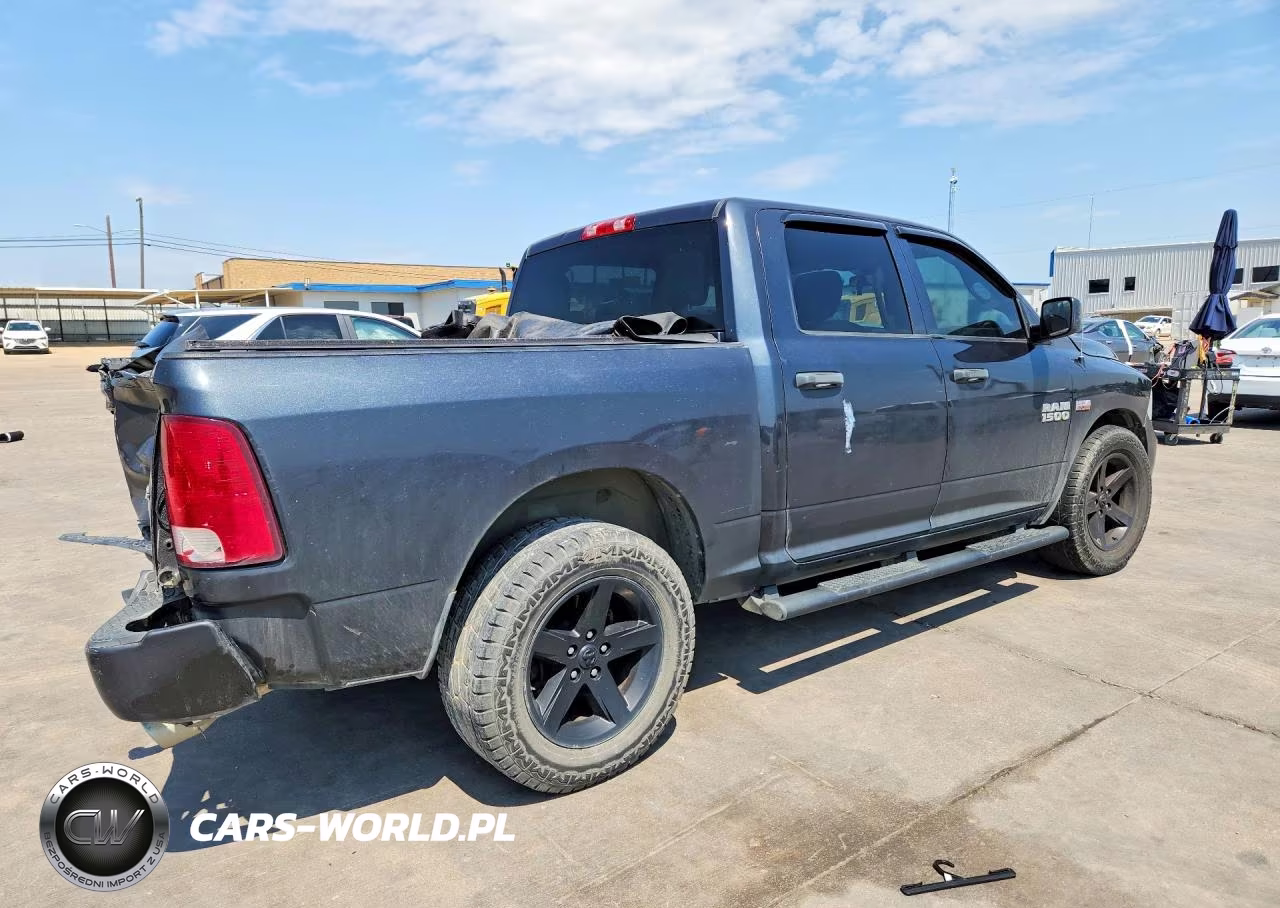 2018 Ram 1500 VIN:3C6RR7KT3JG225921 - 3