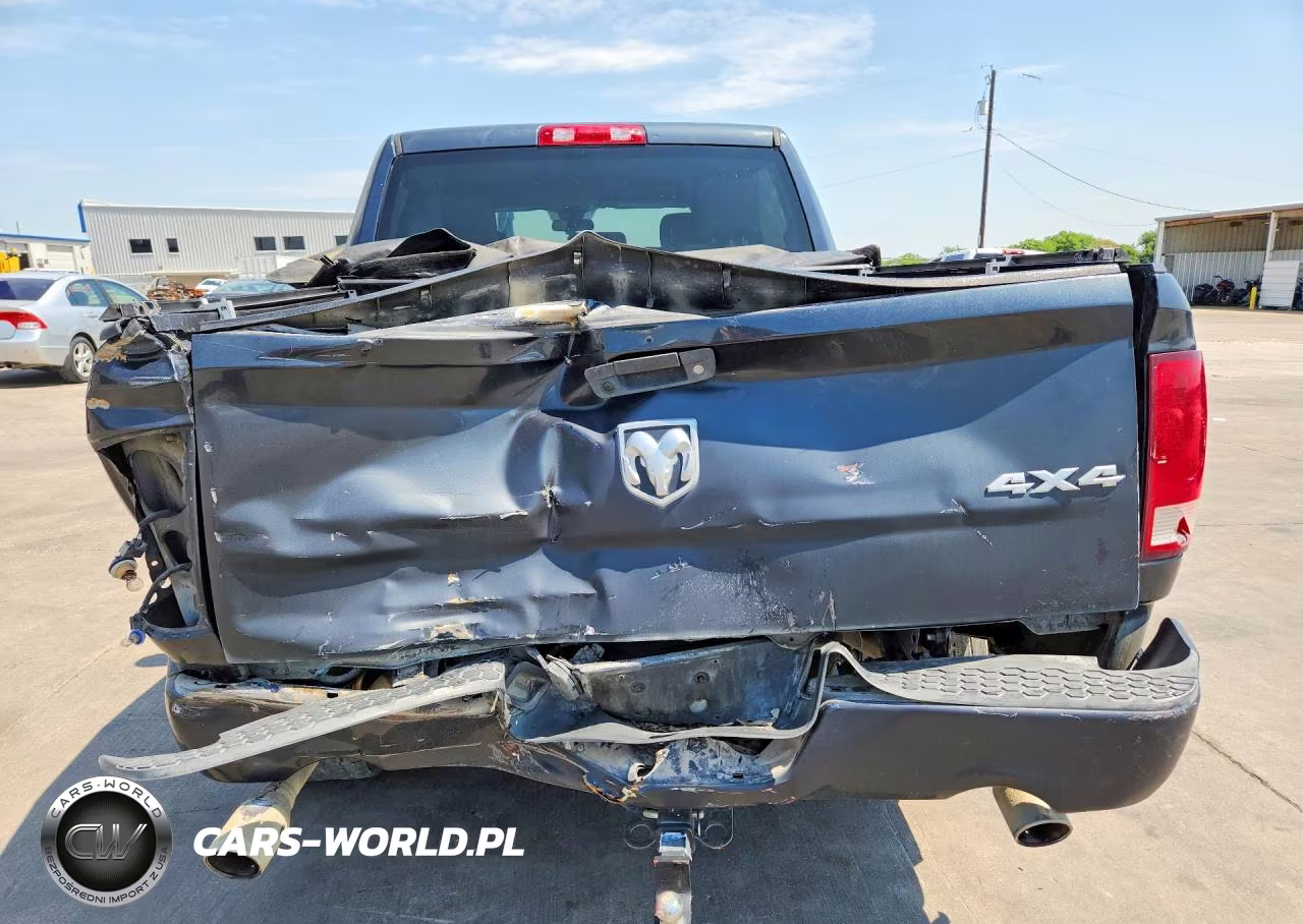 2018 Ram 1500 VIN:3C6RR7KT3JG225921 - 6