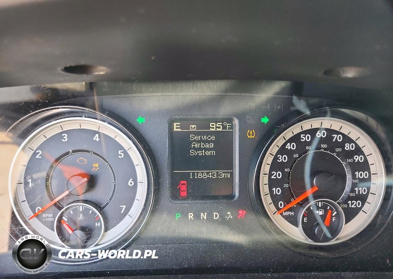 2018 Ram 1500 VIN:3C6RR7KT3JG225921 - 9