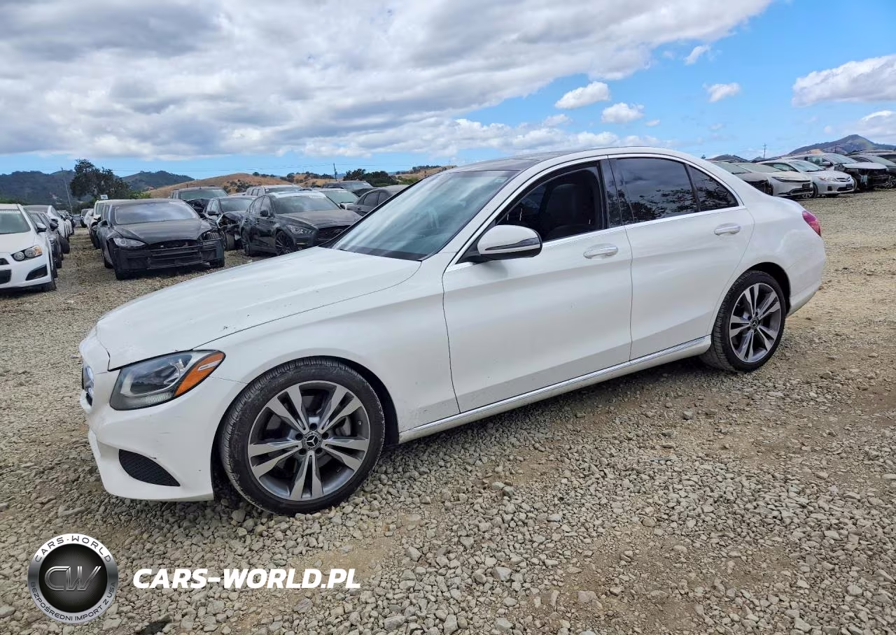 2018 Mercedes-Benz C 300 – zdjęcie 1 z 12