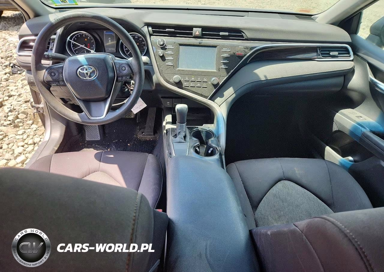 2018 Toyota Camry Le VIN:4T1B11HK1JU139707 - 8