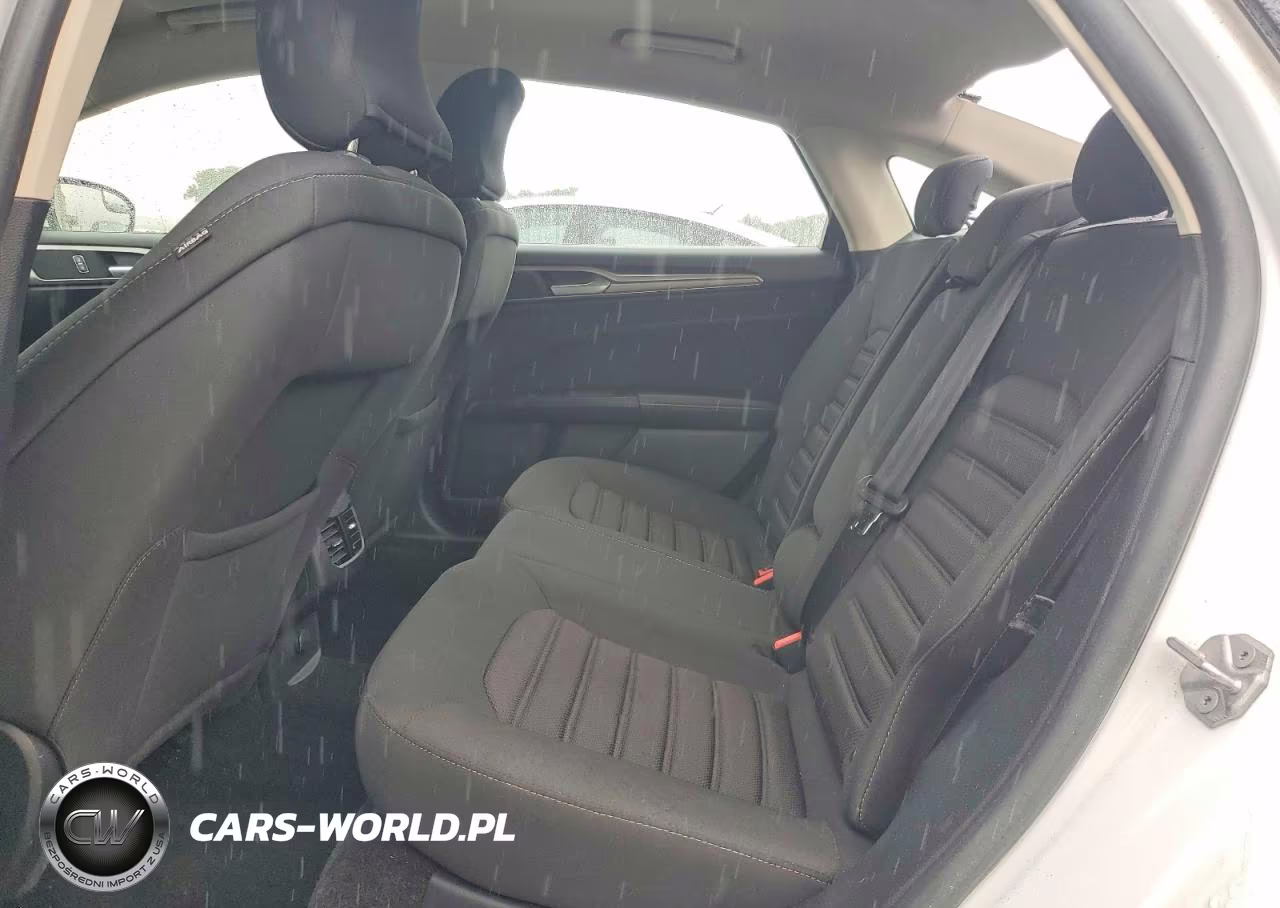 2018 Ford Fusion Se Hybrid VIN:3FA6P0LU1JR117582 - 10