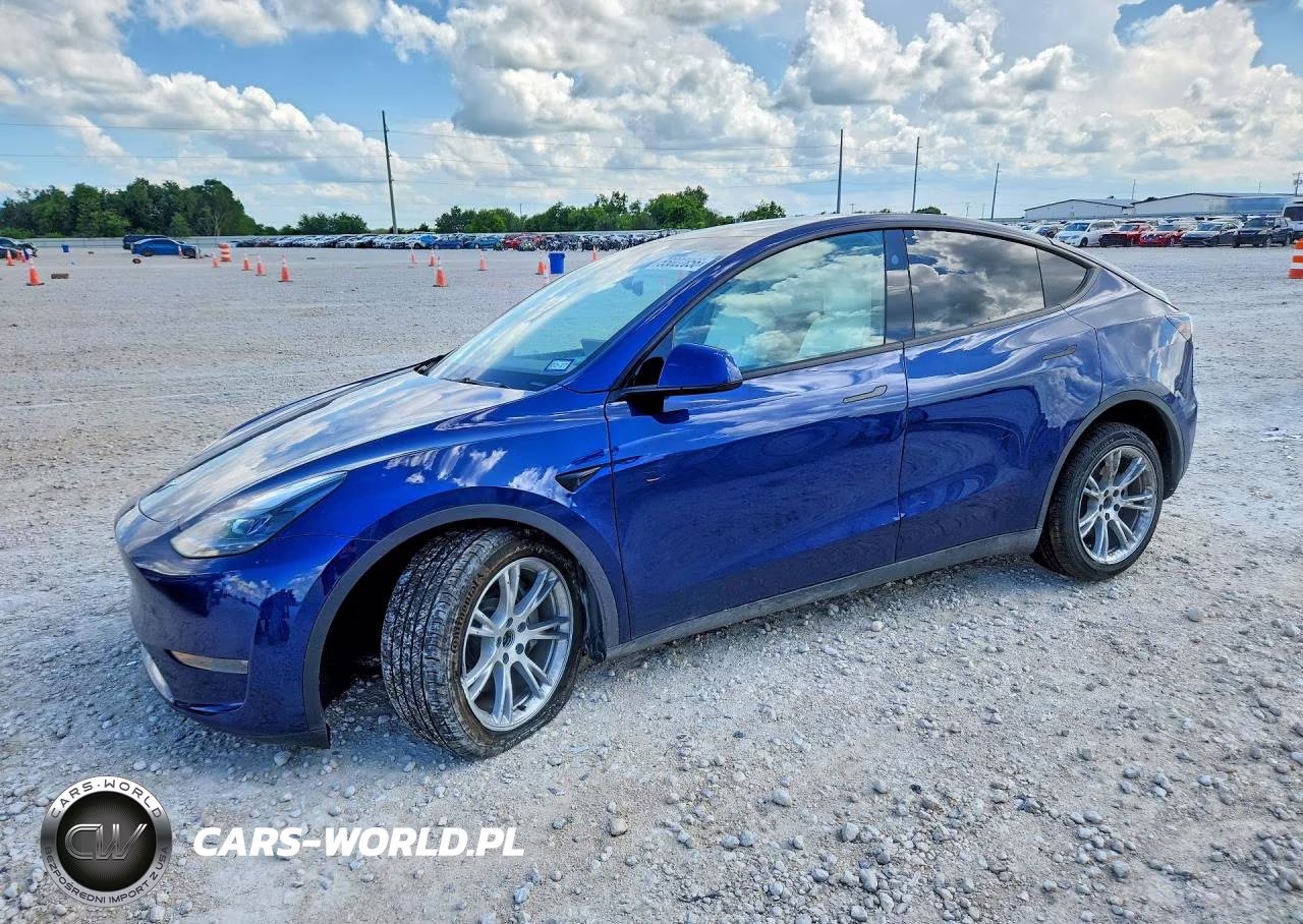 2024 Tesla Model Y – zdjęcie 1 z 12