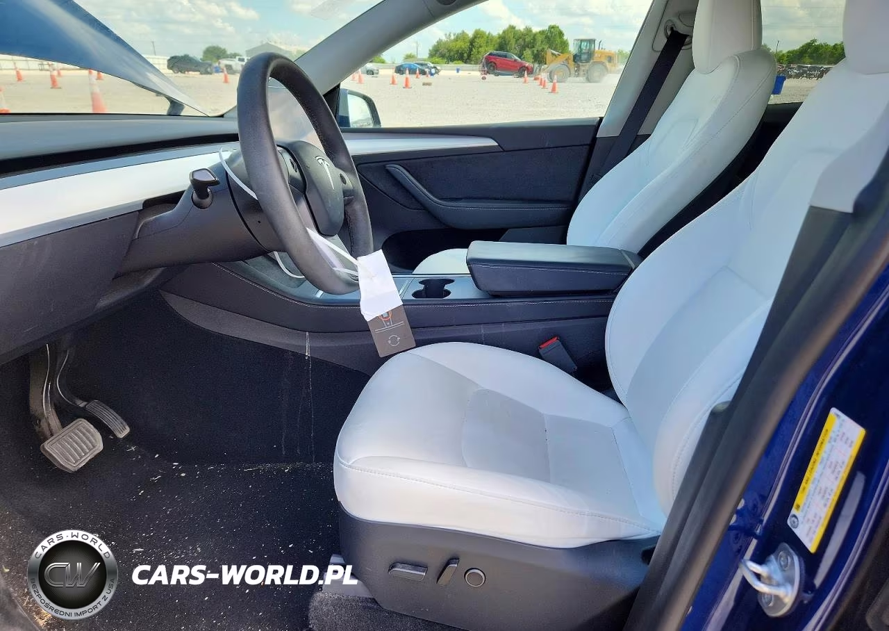 2024 Tesla Model Y VIN:7SAYGAEE0RF019822 - 7
