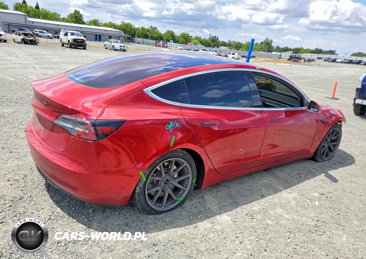 2018 Tesla Model 3 VIN:5YJ3E1EA0JF008849 - 3