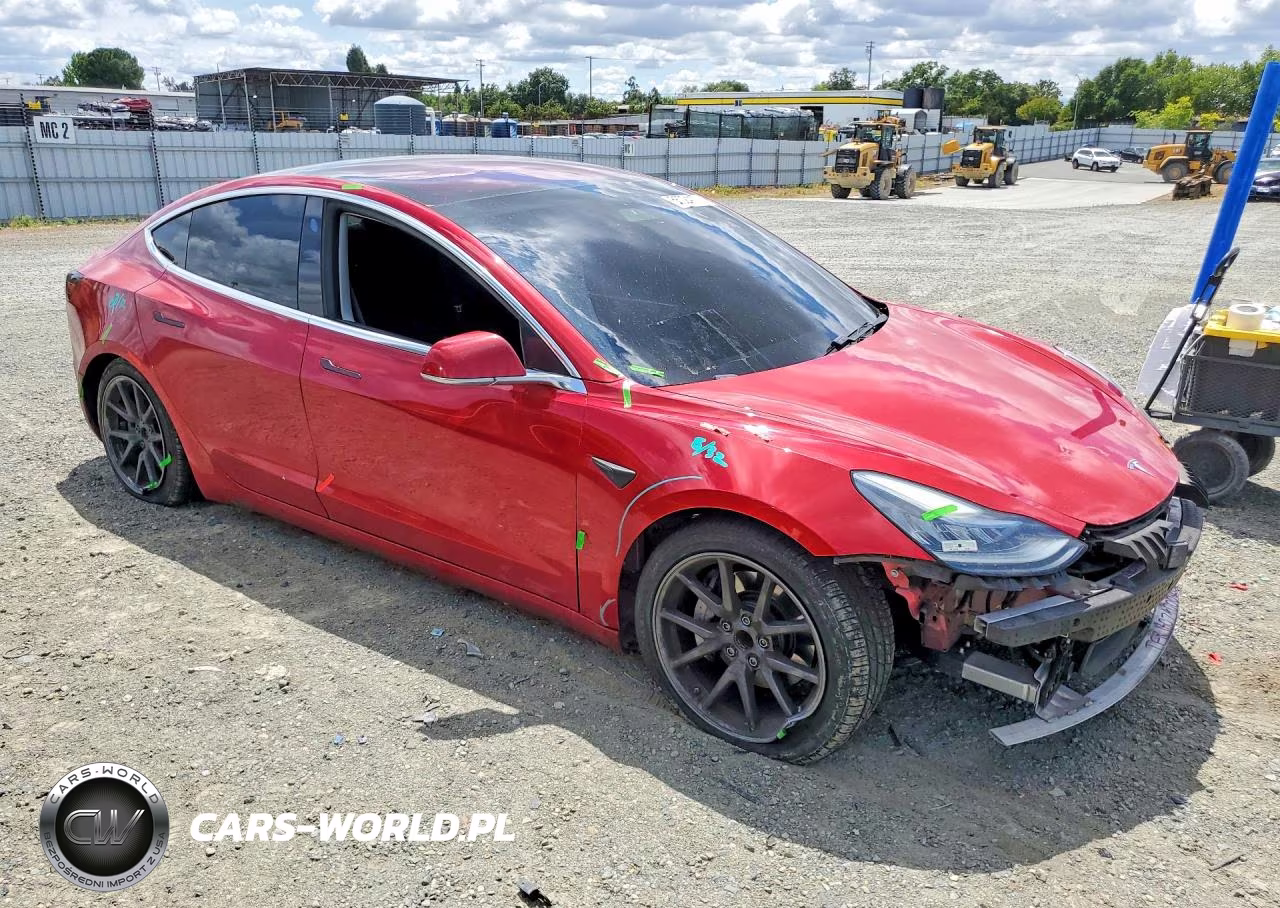 2018 Tesla Model 3 VIN:5YJ3E1EA0JF008849 - 4