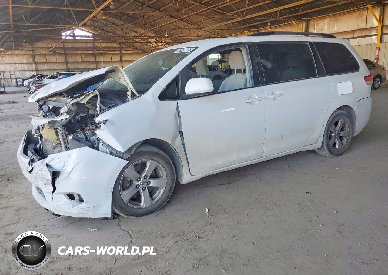 2013 Toyota Sienna Le