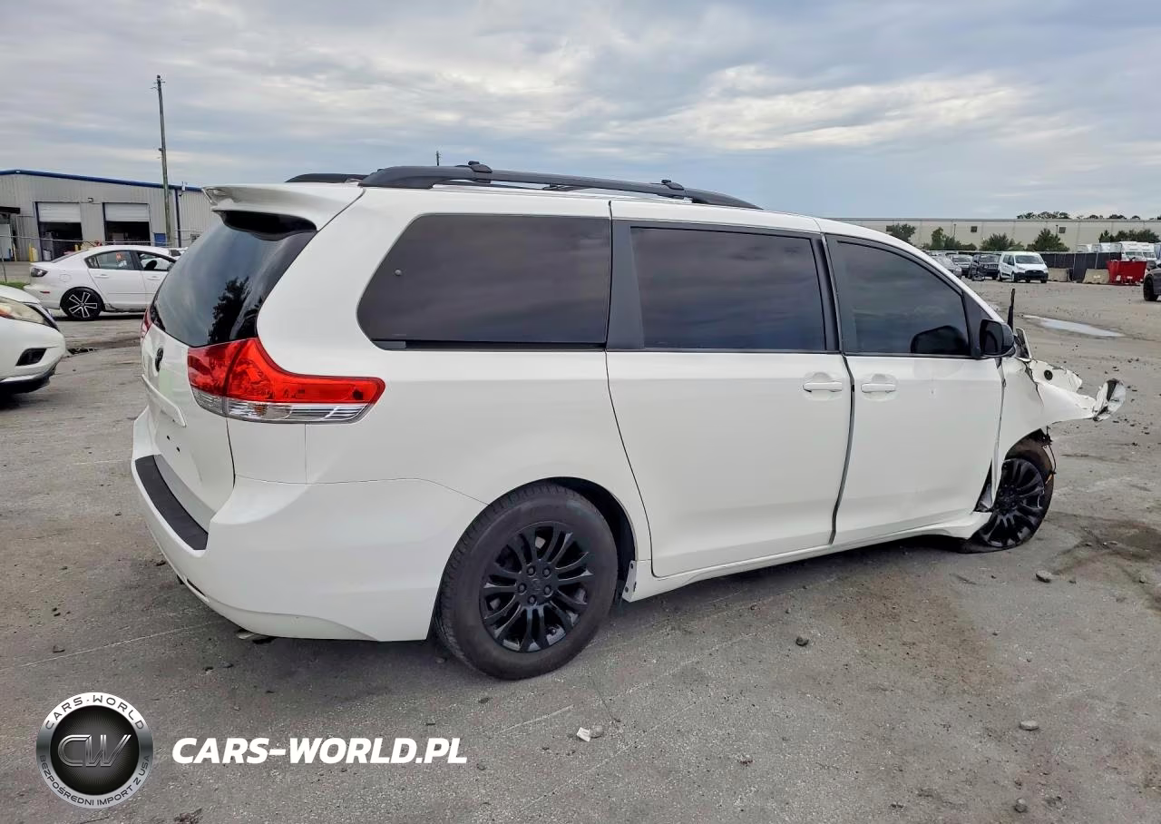 2014 Toyota Sienna Xle 8-Passenger VIN:5TDYK3DCXES438287 - 3
