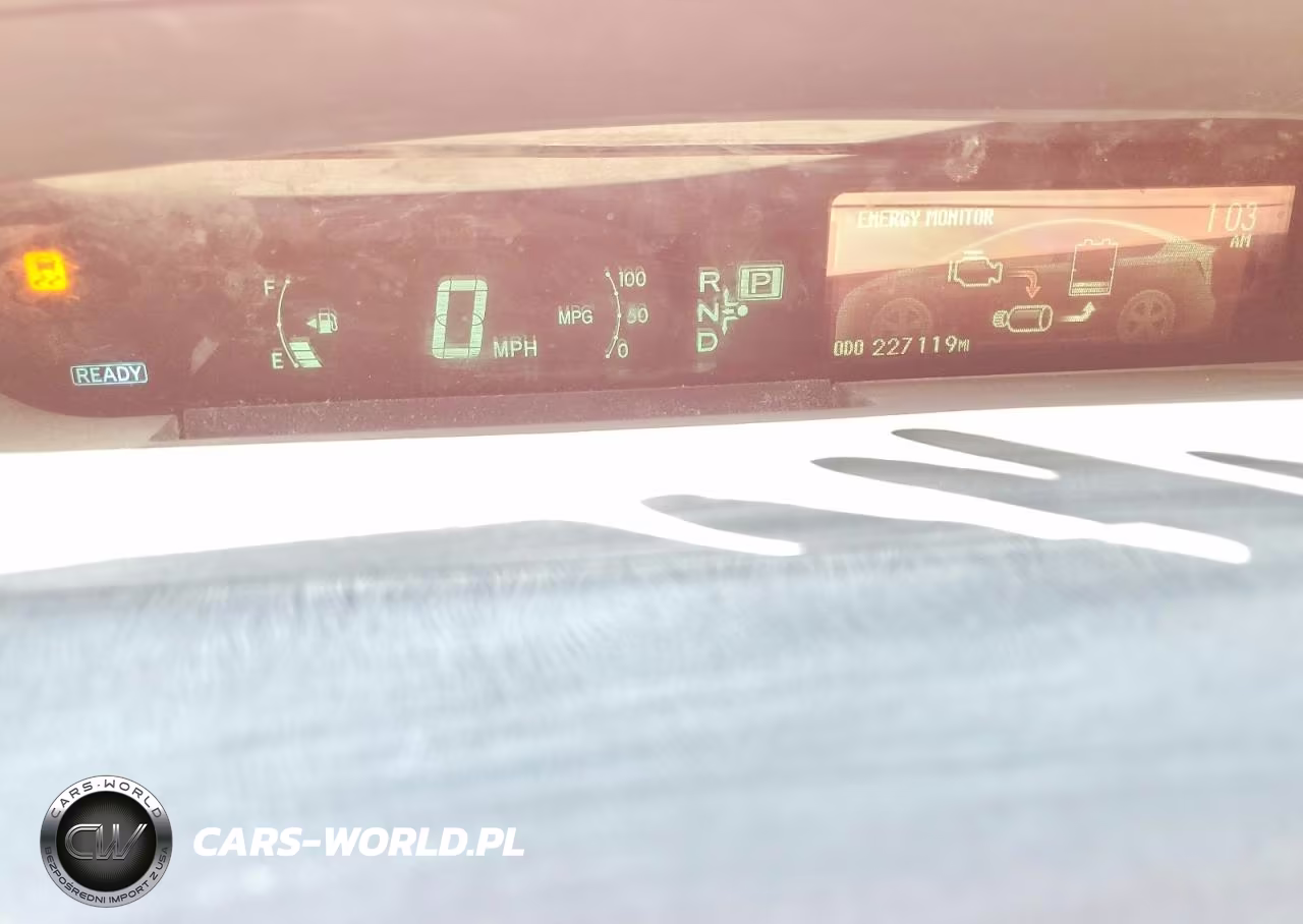 2013 Toyota Prius Two VIN:JTDKN3DU4D1673804 - 9