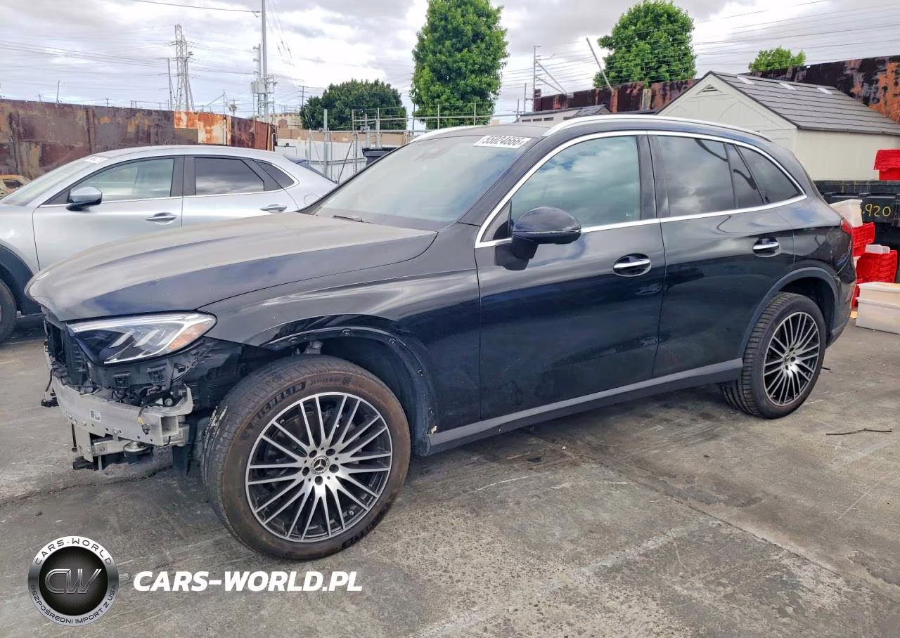 2023 Mercedes-Benz Glc 300 – zdjęcie 1 z 13