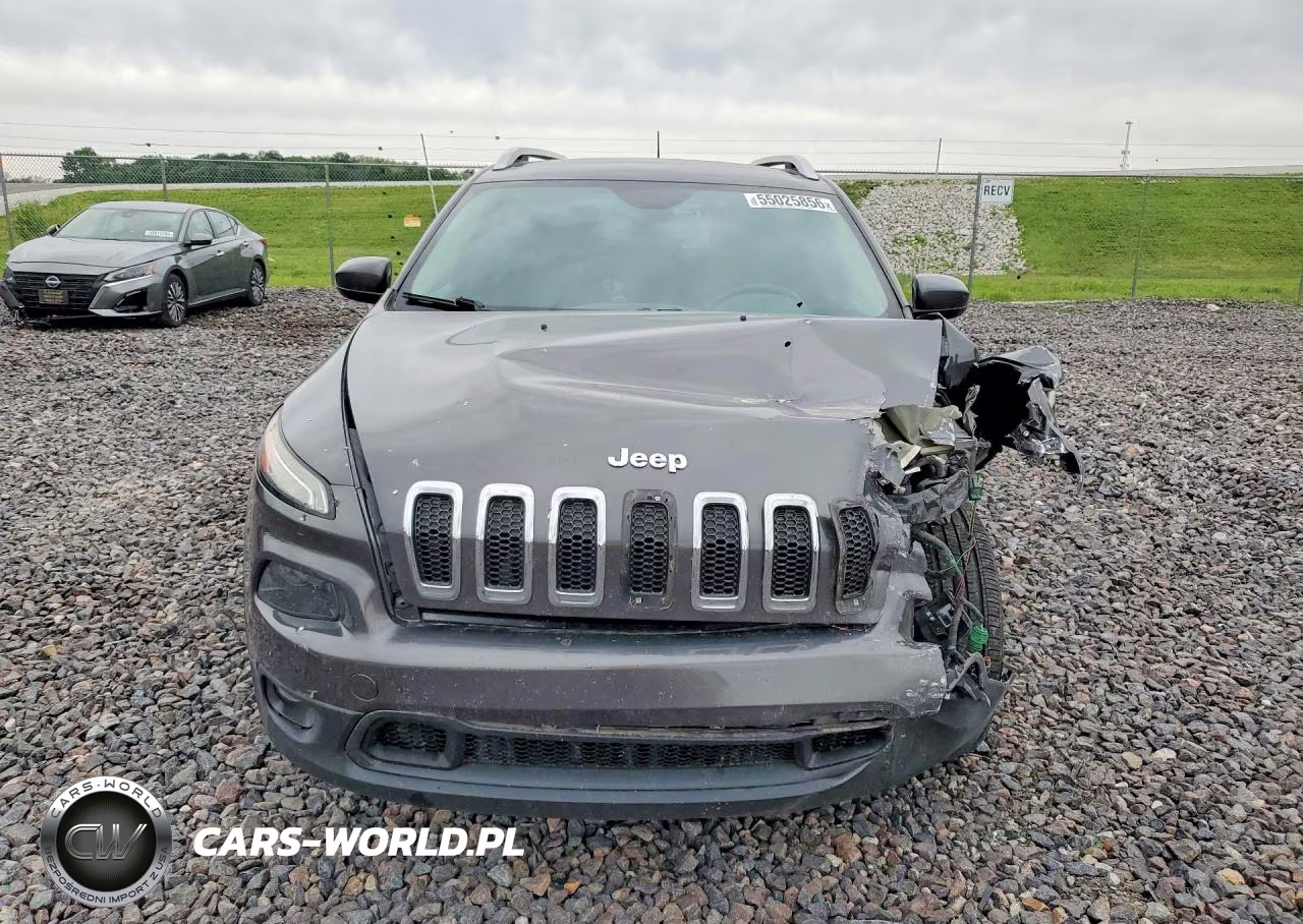 2014 Jeep Cherokee Latitude VIN:1C4PJLCB5EW142925 - 5