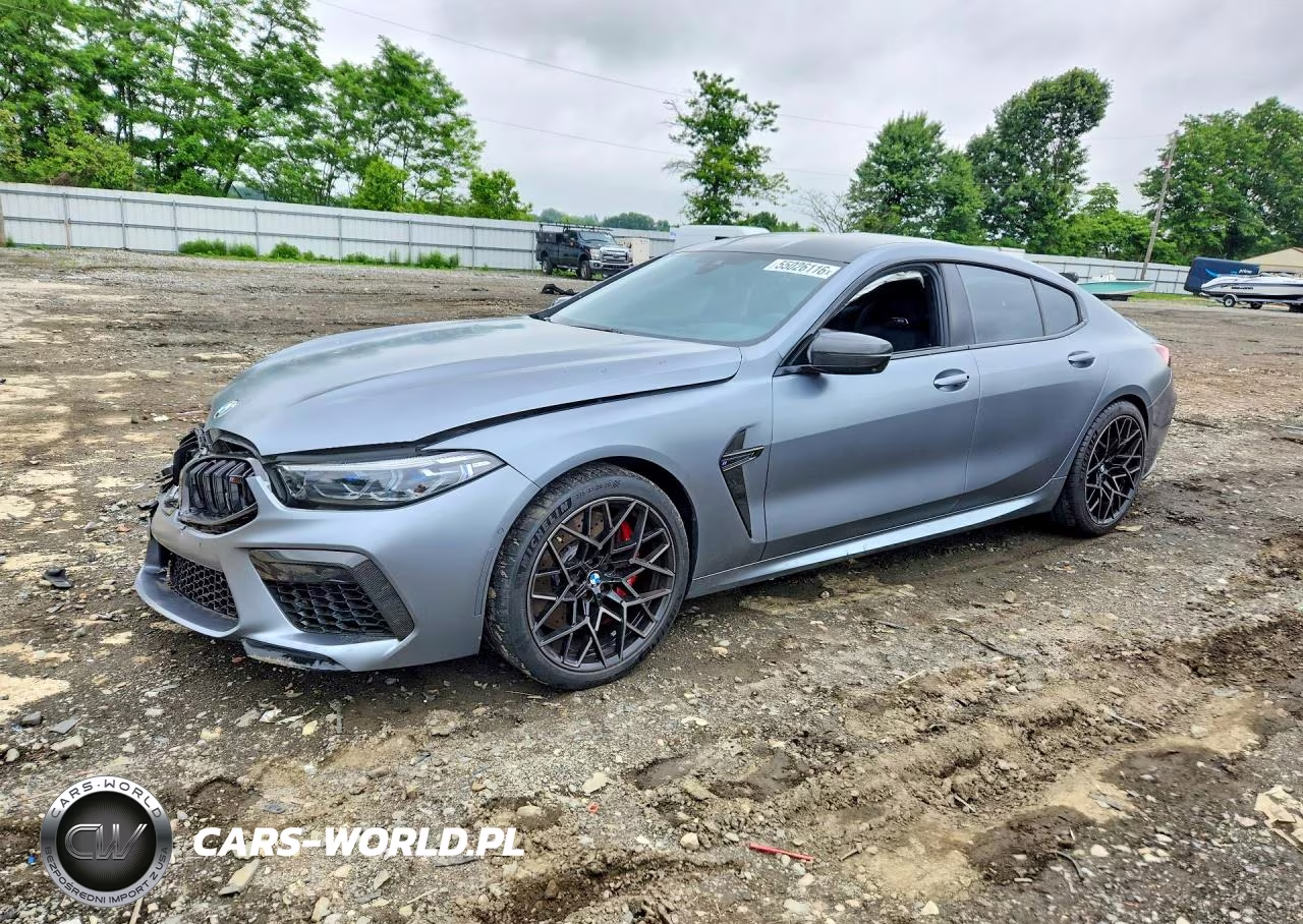2022 BMW M8