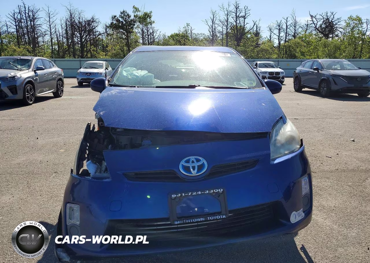 2011 Toyota Prius Two VIN:JTDKN3DUXB0324178 - 5