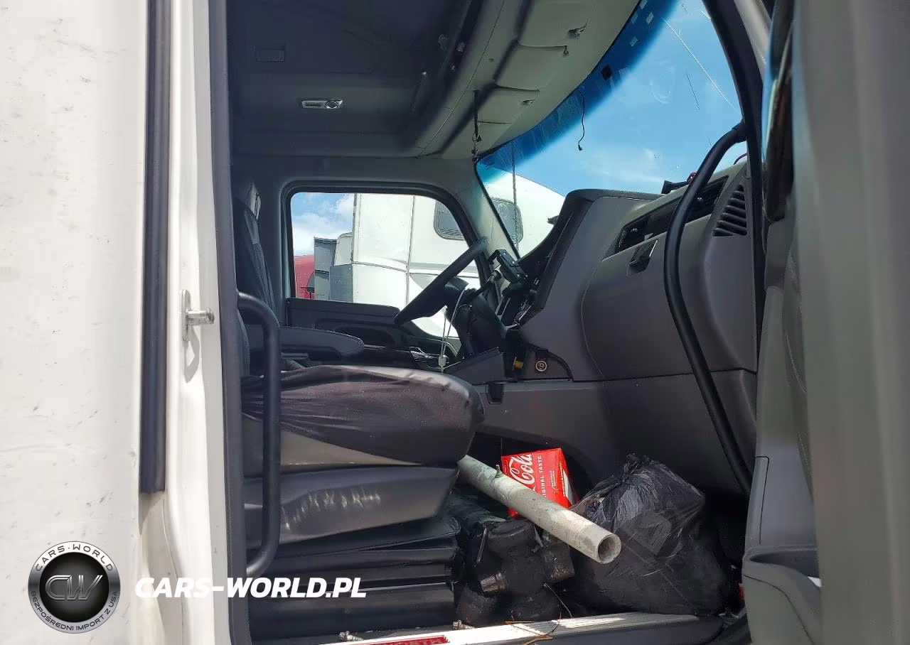 2016 Kenworth T680 Semi Truck VIN:1XKYD49X4GJ113859 - 5