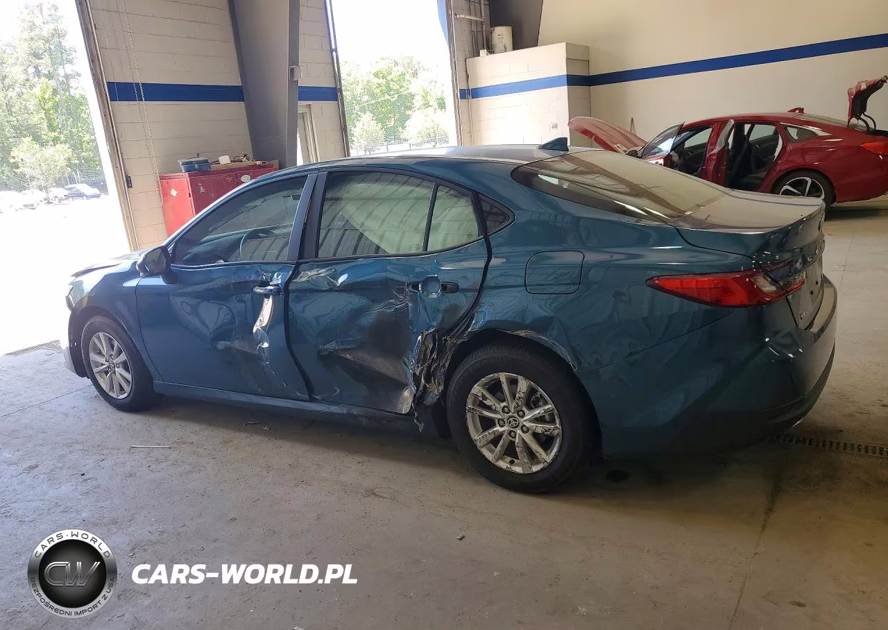 2026 Toyota Camry Le VIN:4T1DAACK3TU670880 - 2