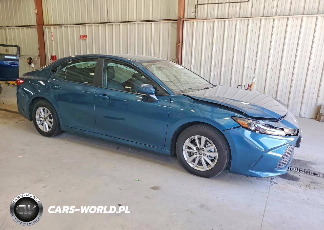 2026 Toyota Camry Le VIN:4T1DAACK3TU670880 - 4