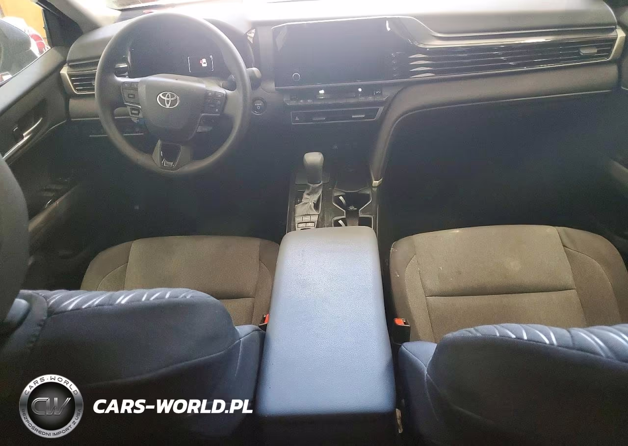 2026 Toyota Camry Le VIN:4T1DAACK3TU670880 - 8