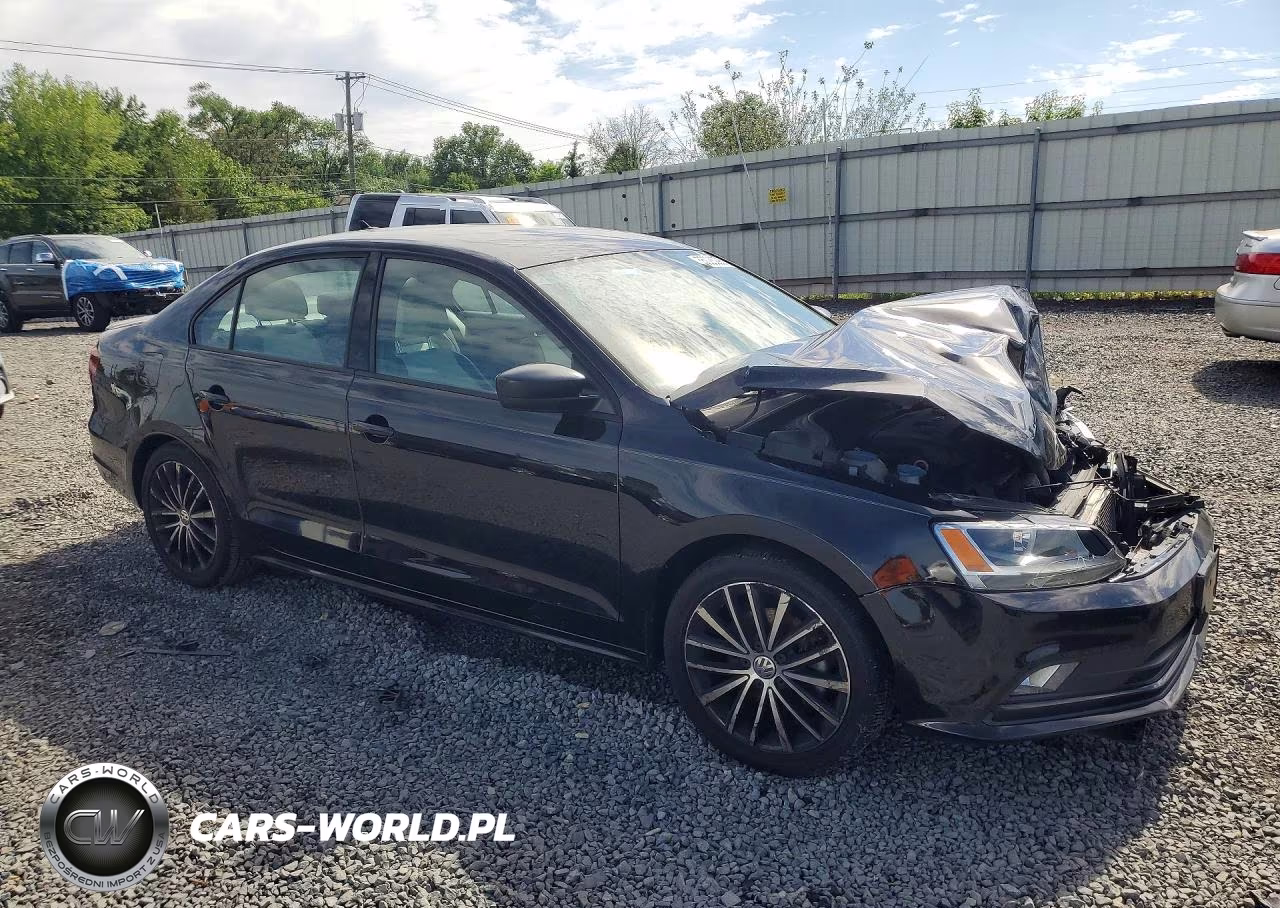 2016 Volkswagen Jetta Sport VIN:3VWD17AJ4GM270903 - 4