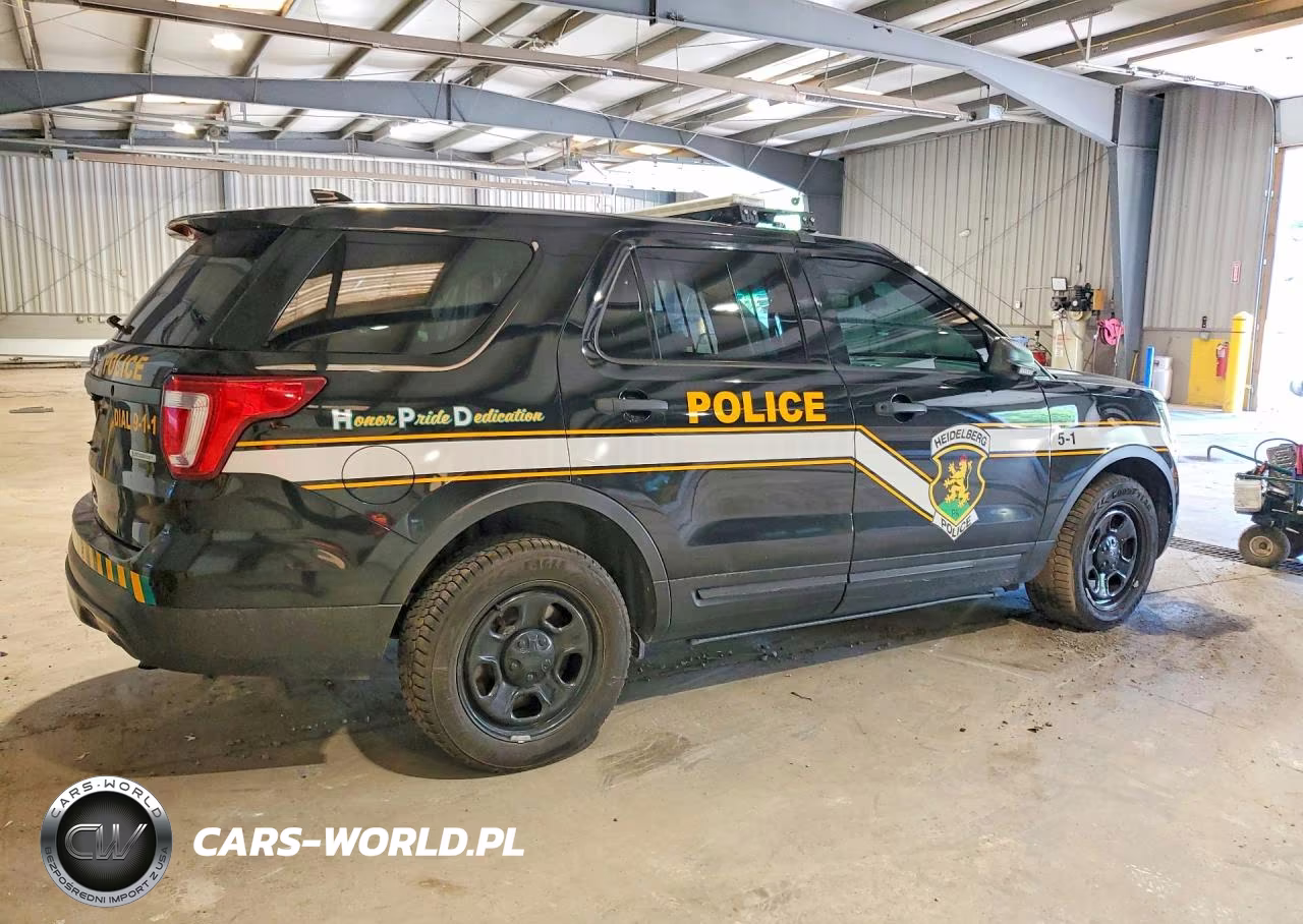 2016 Ford Explorer Police Interceptor VIN:1FM5K8AT2GGD16035 - 3