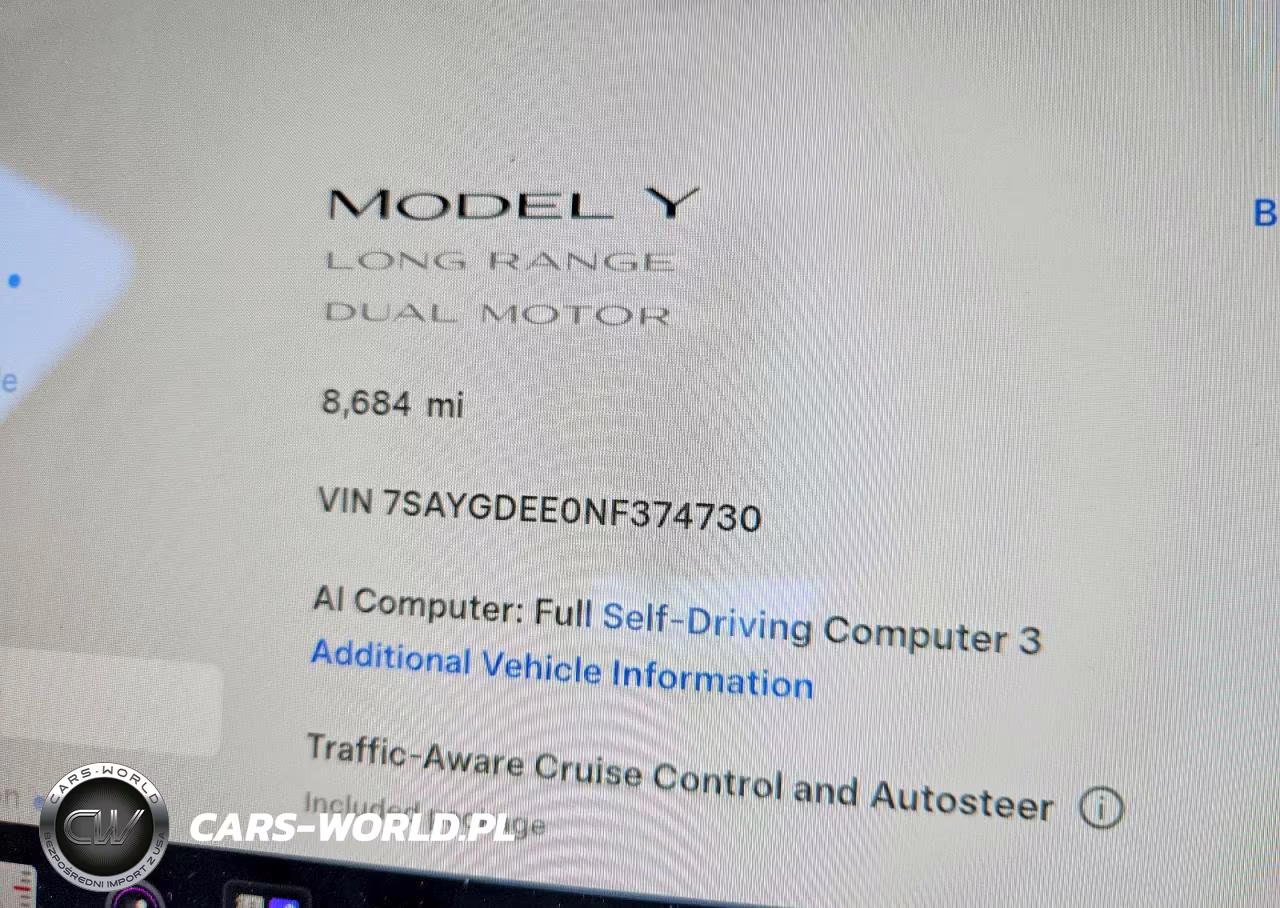 2022 Tesla Model Y VIN:7SAYGDEE0NF374730 - 9