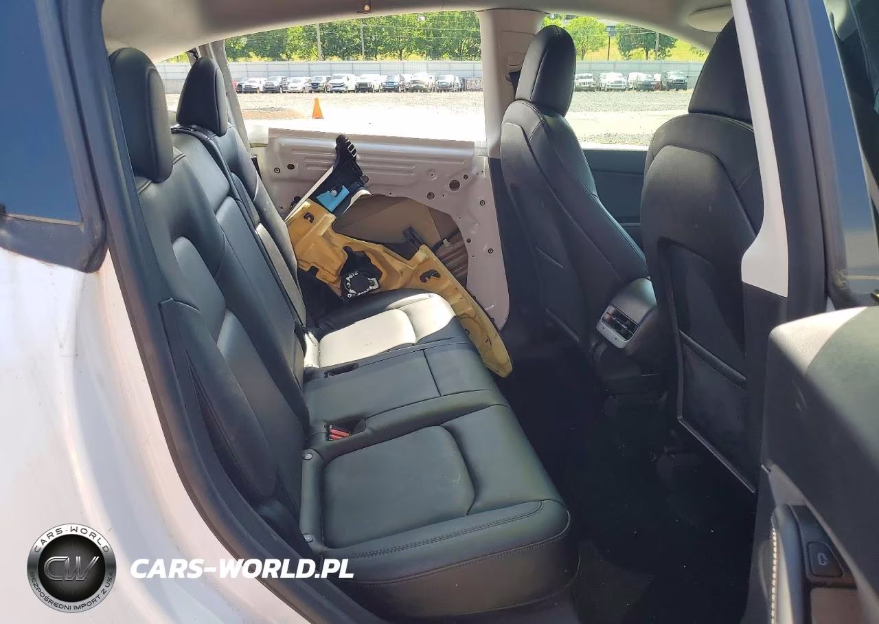 2021 Tesla Model Y VIN:5YJYGDEE1MF213430 - 10