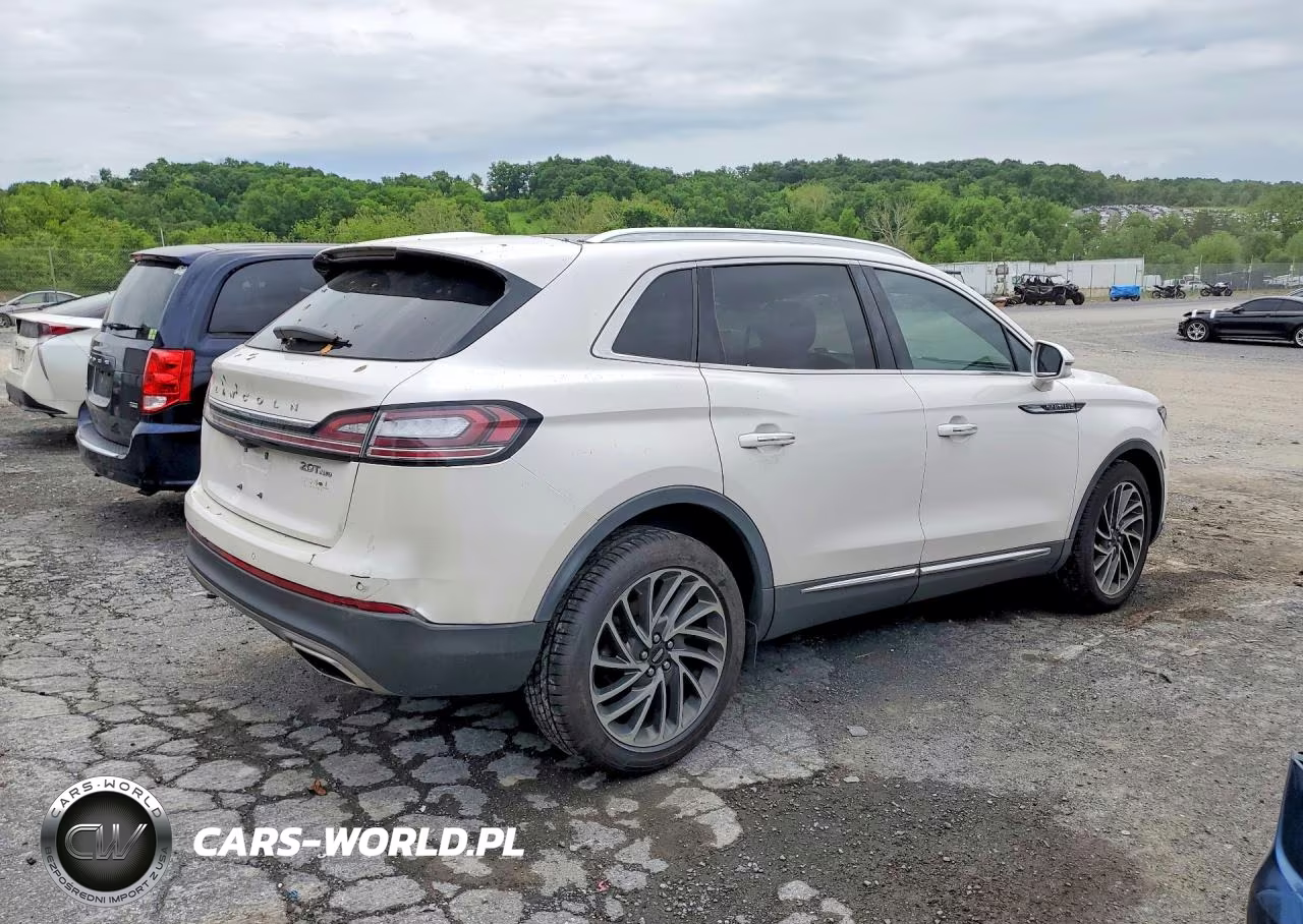 2019 Lincoln Nautilus Reserve VIN:2LMPJ8L96KBL45605 - 3