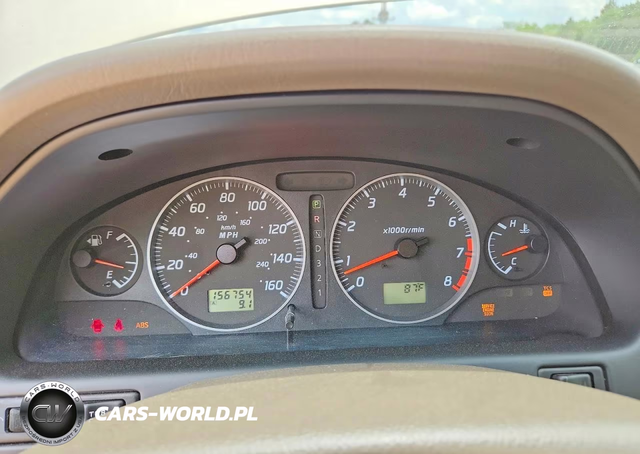 2002 Nissan Maxima Gxe VIN:JN1DA31AX2T323290 - 9