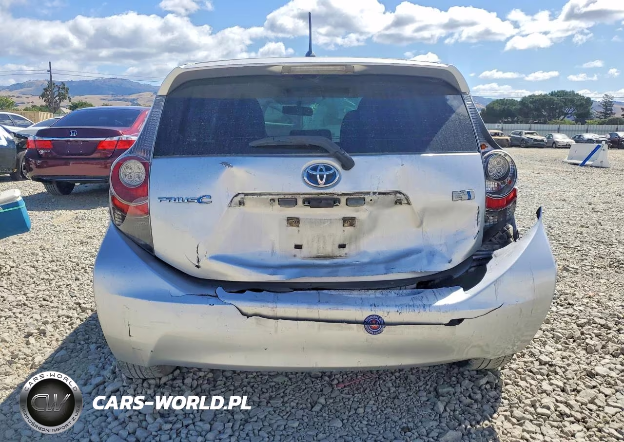 2013 Toyota Prius C Two VIN:JTDKDTB32D1534428 - 6