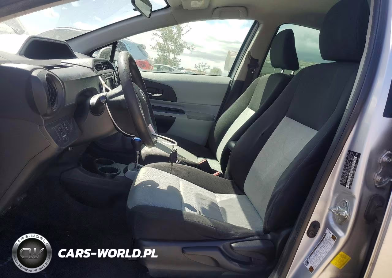 2013 Toyota Prius C Two VIN:JTDKDTB32D1534428 - 7