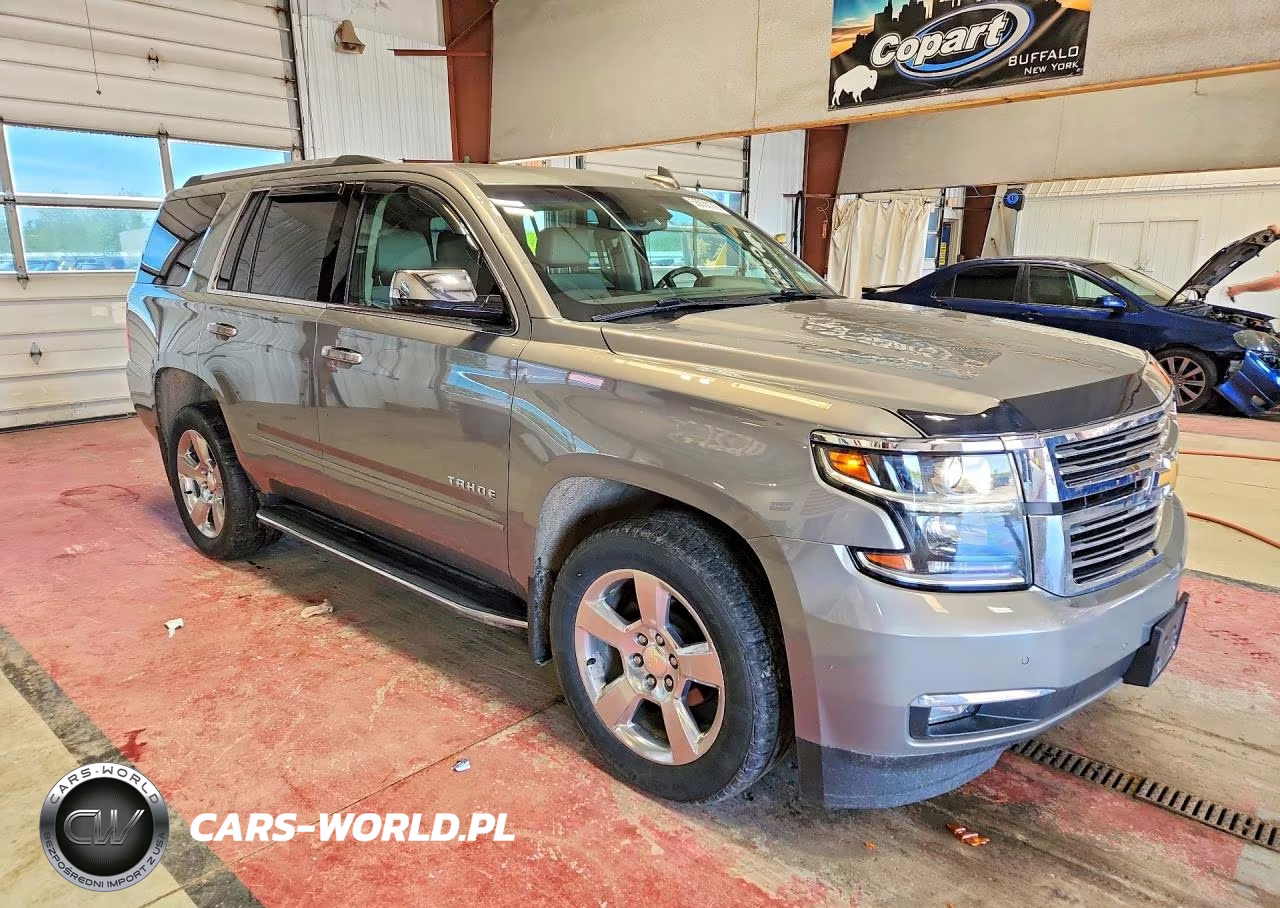 2019 Chevrolet Tahoe K1500 Premier VIN:1GNSKCKC1KR403681 - 4