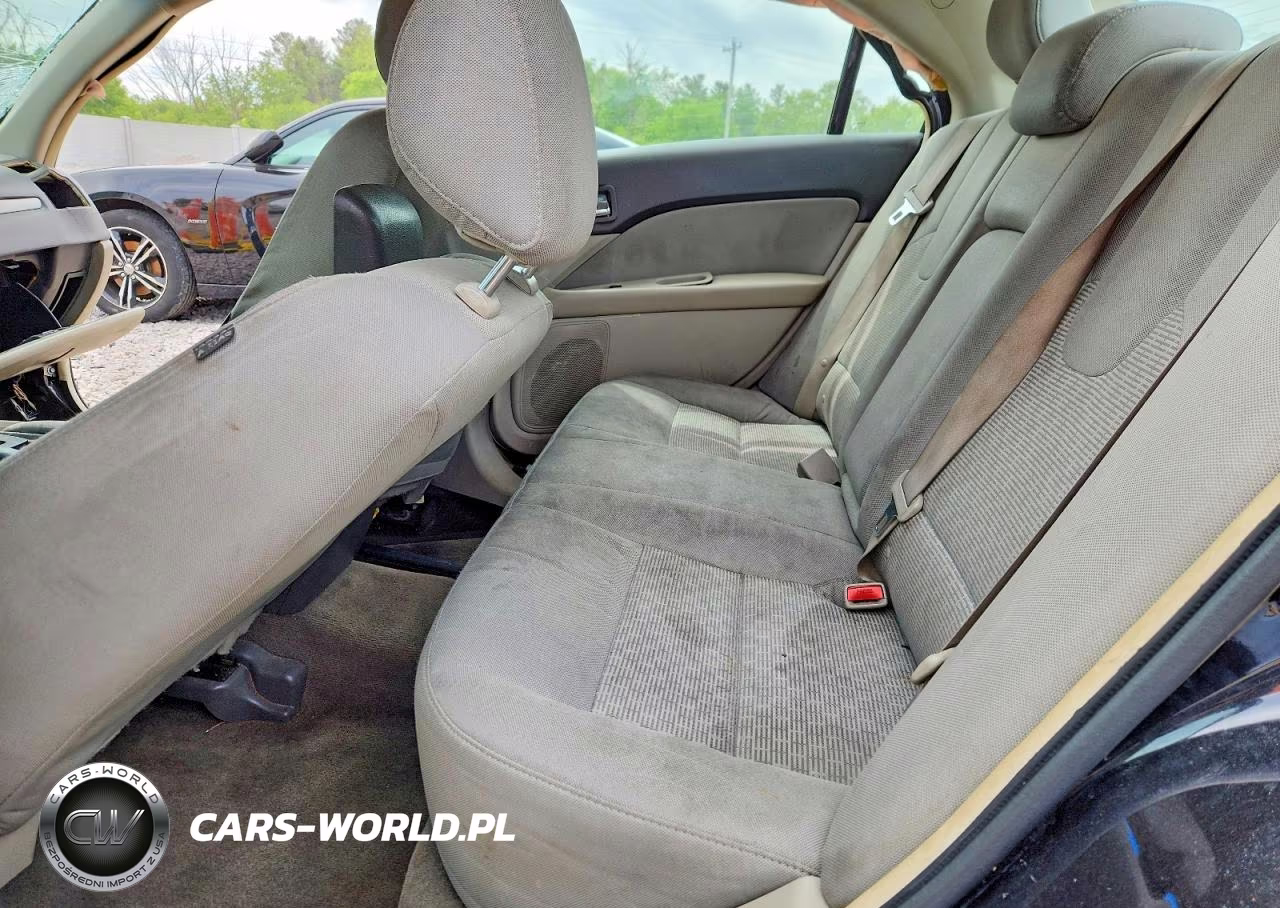2011 Ford Fusion S VIN:3FAHP0GA5BR290550 - 10
