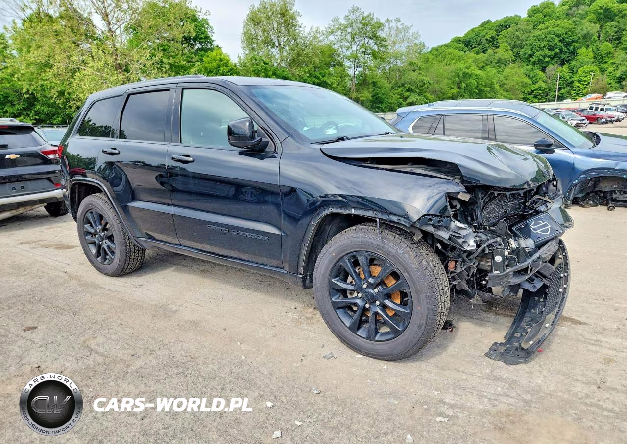 2018 Jeep Grand Cherokee Laredo VIN:1C4RJFAG1JC206673 - 4