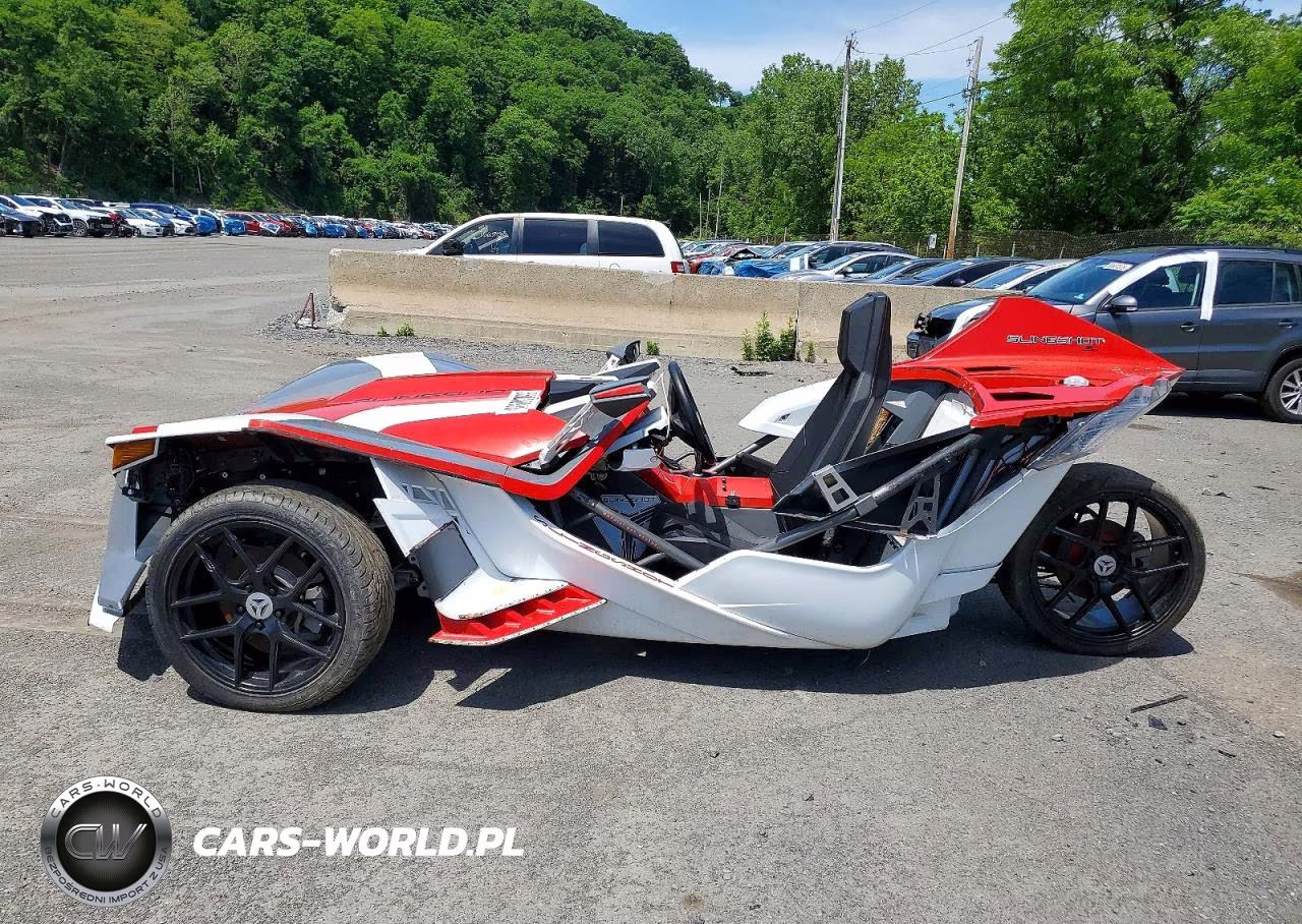 2016 Polaris Slingshot Sl VIN:57XAAPFA1G5111817 - 3