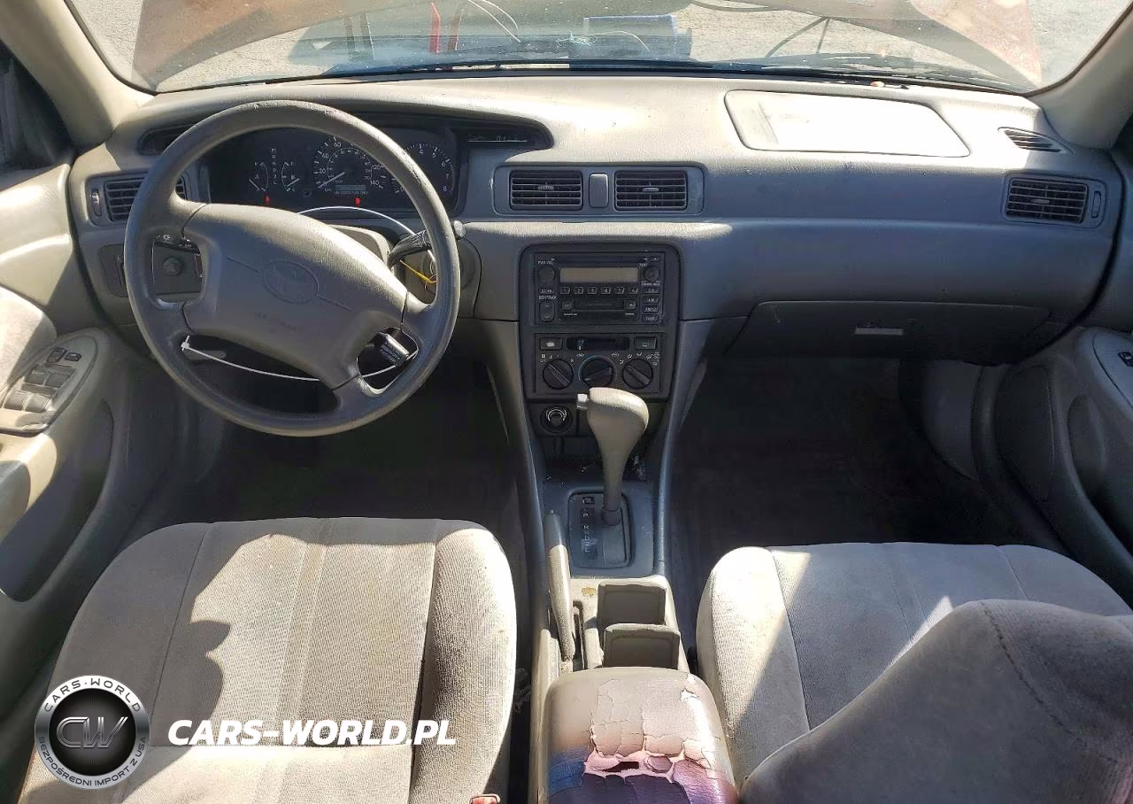 1999 Toyota Camry Le VIN:JT2BG22K5X0309304 - 8