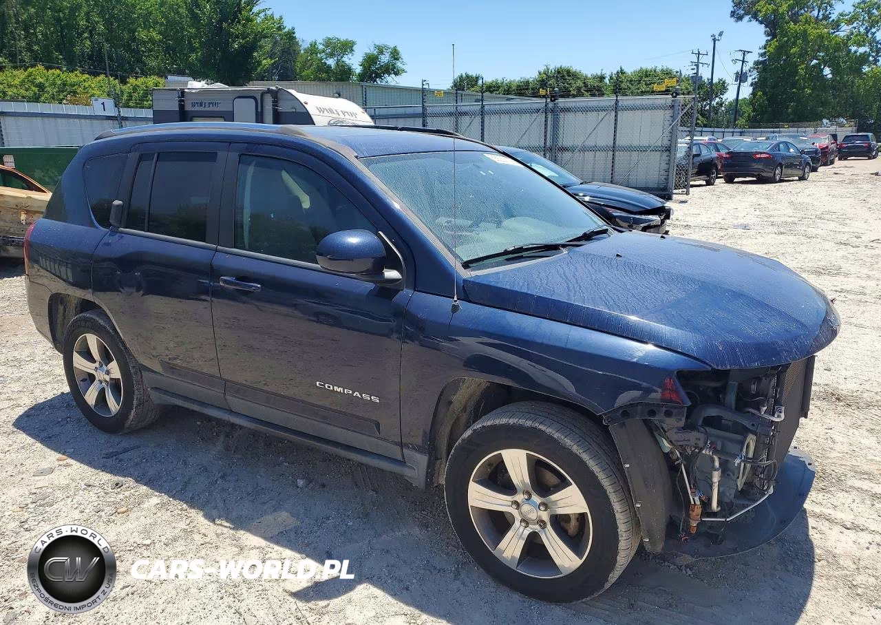 2016 Jeep Compass Latitude VIN:1C4NJCEA7GD800674 - 4