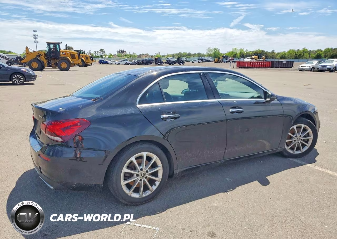 2019 Mercedes-Benz A 220 4Matic VIN:WDD3G4FB0KW000966 - 3