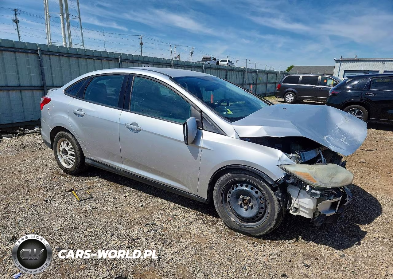 2013 Ford Focus Se VIN:1FADP3F23DL144384 - 4