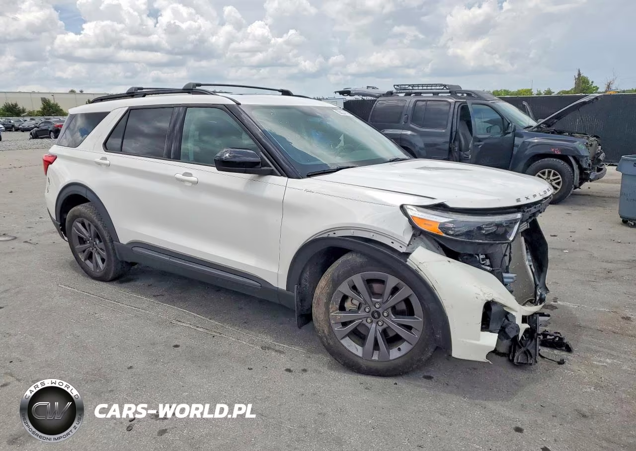 2023 Ford Explorer Xlt VIN:1FMSK7DH7PGA14454 - 4