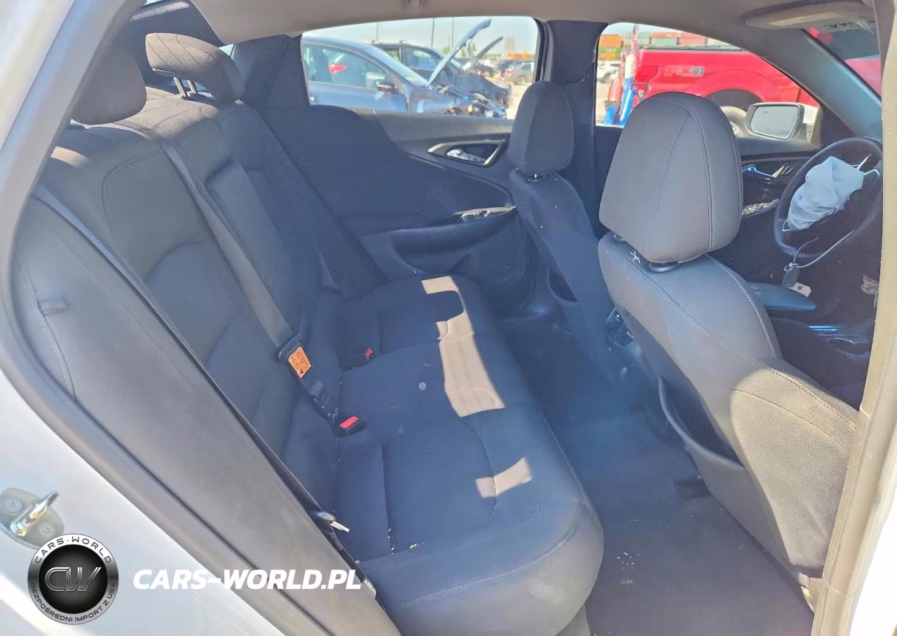 2018 Chevrolet Malibu Lt VIN:1G1ZD5ST7JF147956 - 10