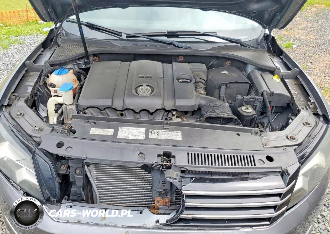 2013 Volkswagen Passat S VIN:1VWAP7A3XDC104224 - 11
