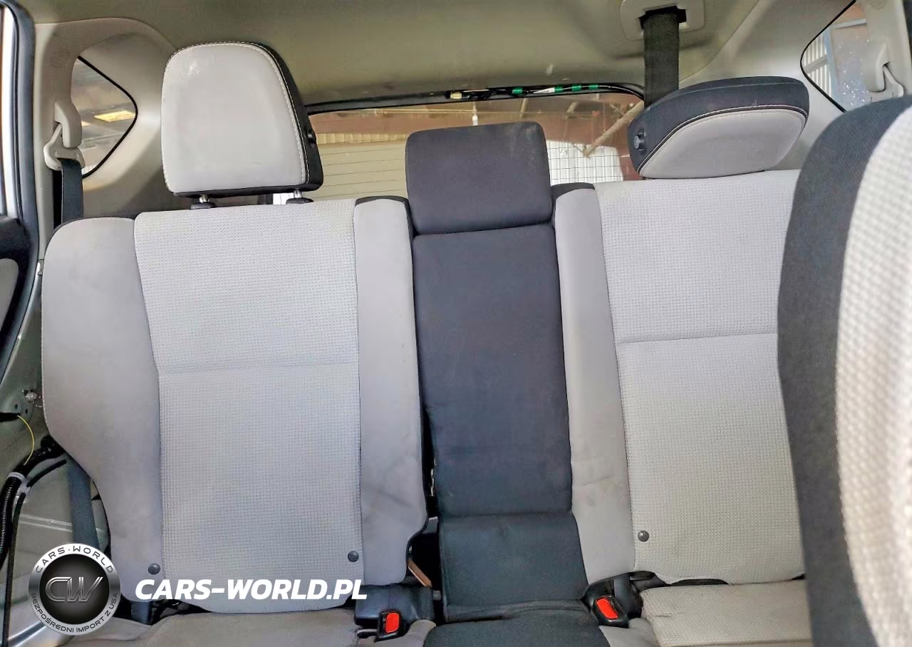 2018 Toyota Rav 4 VIN:2T3RFREV7JW725395 - 10