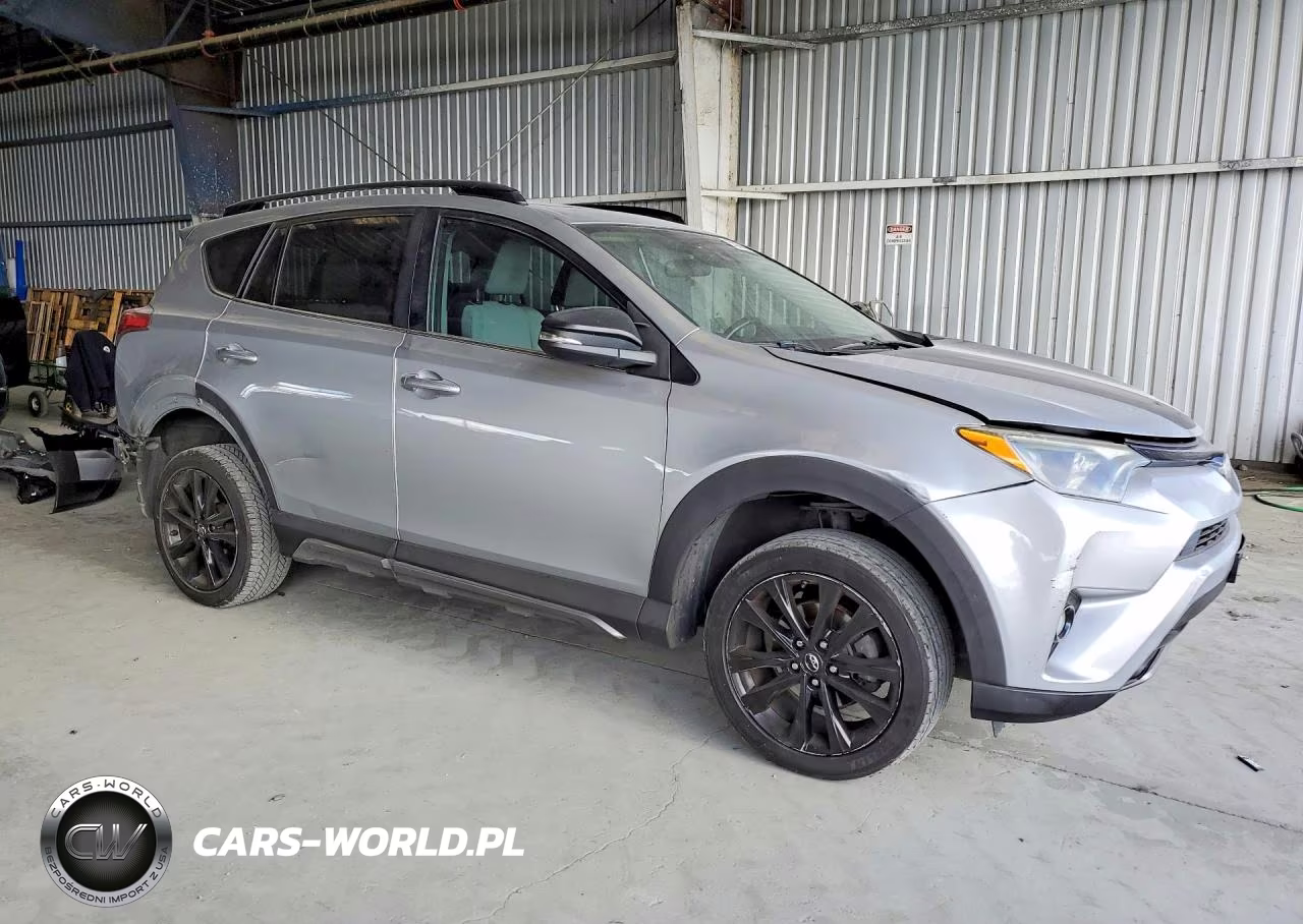 2018 Toyota Rav 4 VIN:2T3RFREV7JW725395 - 4