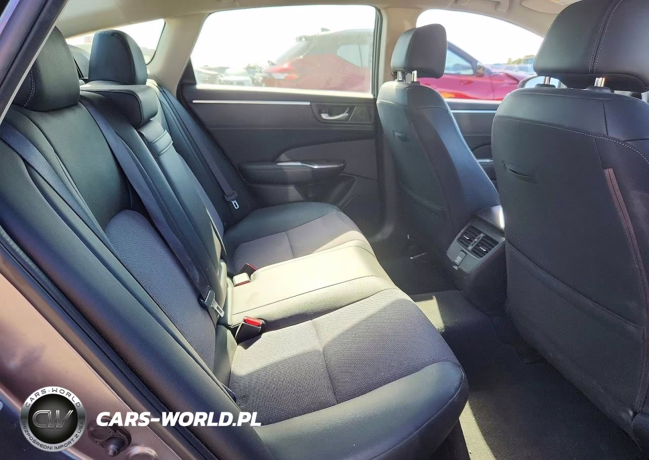 2019 Honda Clarity VIN:JHMZC5F10KC001886 - 10