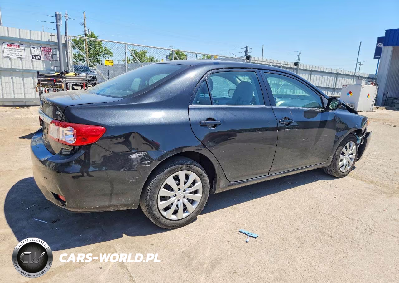 2013 Toyota Corolla Le VIN:5YFBU4EE9DP175755 - 3