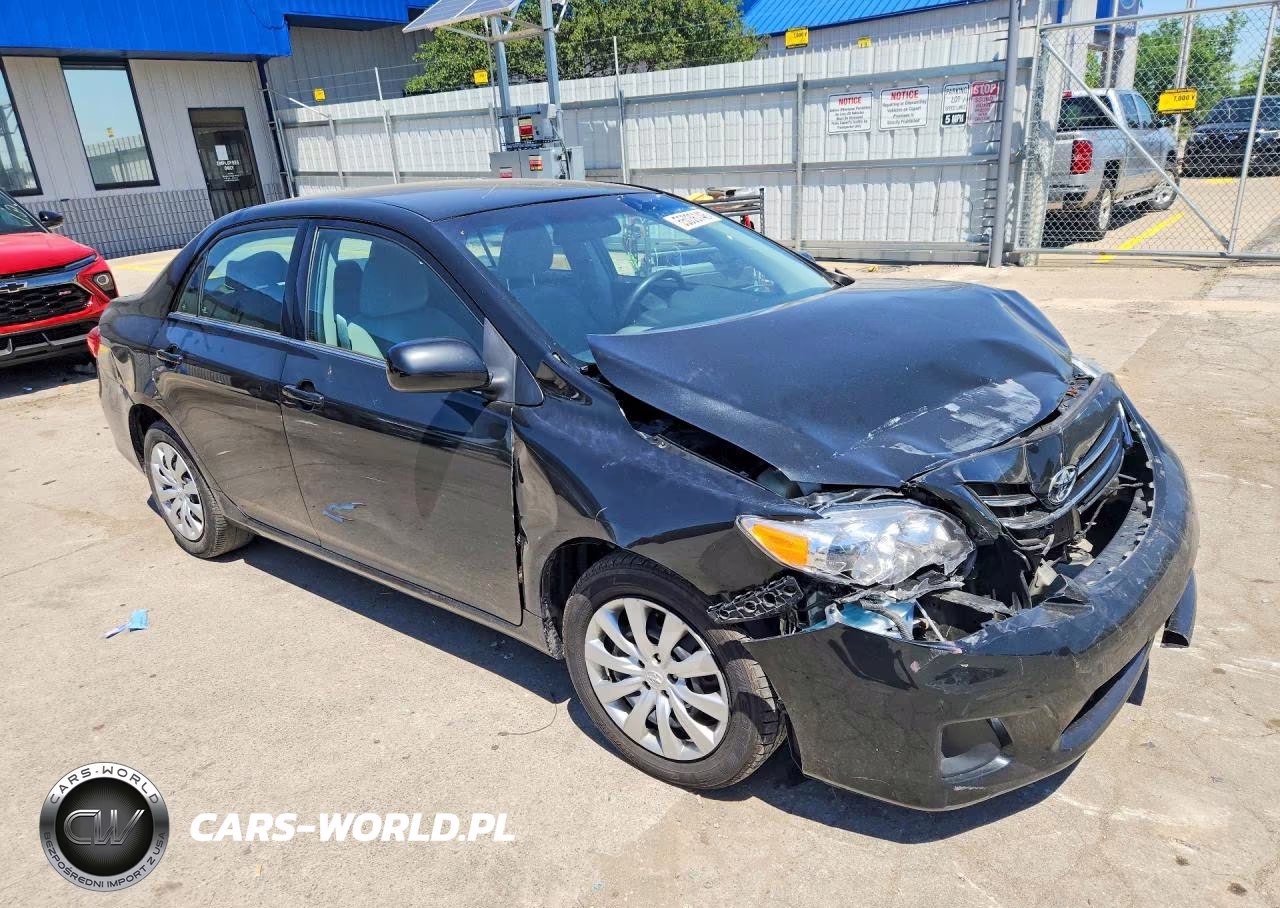 2013 Toyota Corolla Le VIN:5YFBU4EE9DP175755 - 4