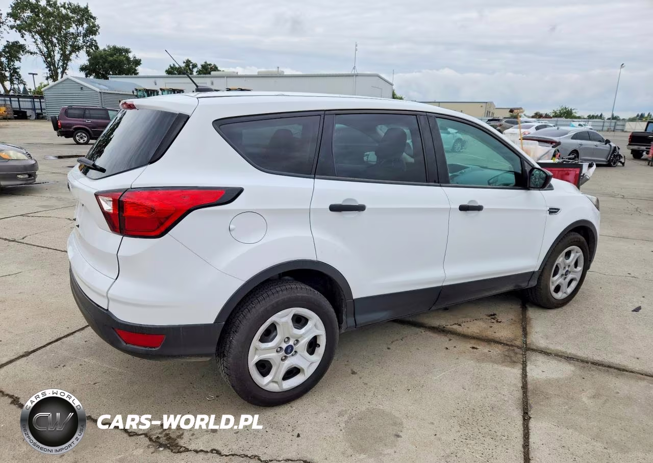 2019 Ford Escape S VIN:1FMCU0F73KUB30853 - 3